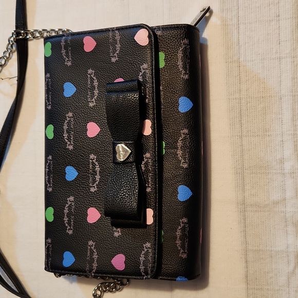 Betsey Johnson Heart Crossbody - Picture 3 of 5